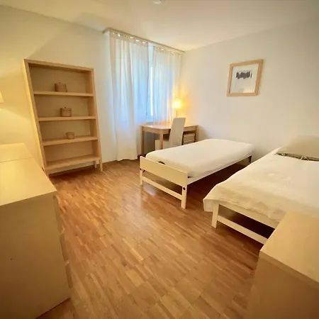 Your Bright And Spacious By The Lägenhet