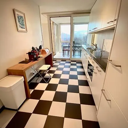 Your Bright And Spacious By The Lägenhet