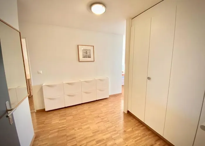 Apartament Your Bright And Spacious By The *